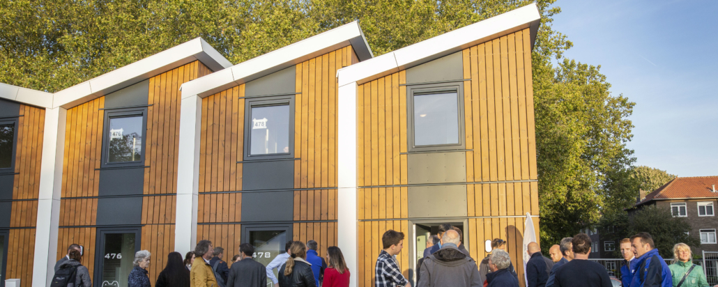 Opening tijdelijke woningen bij StiVAD-deelnemer Sayaz in Den Bosch
